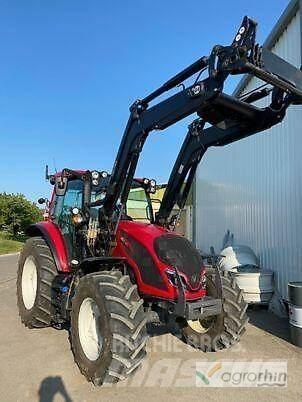 Valtra A115 H4 Traktory