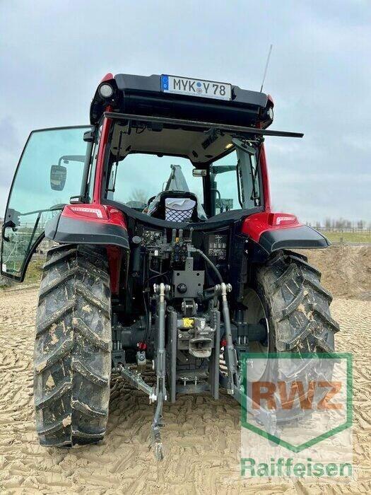 Valtra A75 Traktory