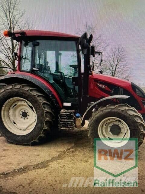Valtra A85 Traktory
