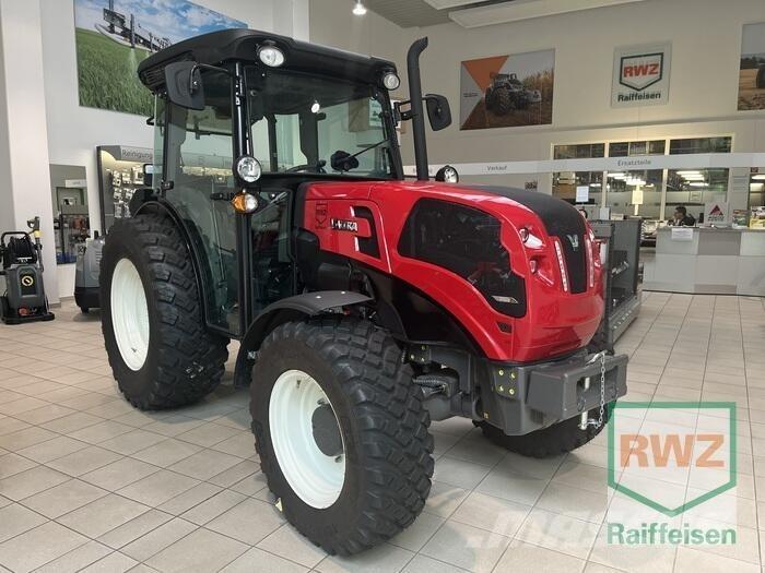 Valtra F105S 2D3 Traktory
