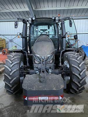 Valtra G125 Traktory