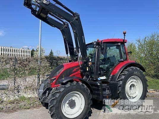 Valtra N135A Traktory