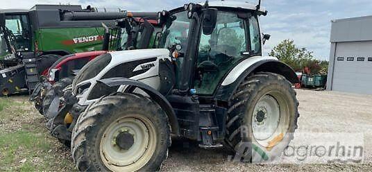 Valtra N135D Traktory