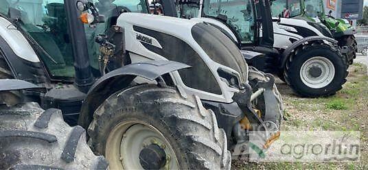 Valtra N135D Traktory