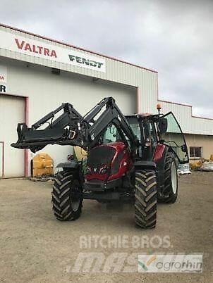 Valtra N154D Traktory