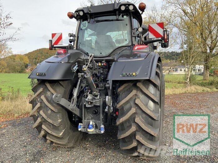 Valtra Q305 Traktory