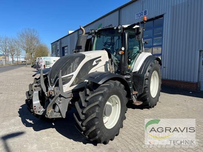 Valtra T 214 D Traktory