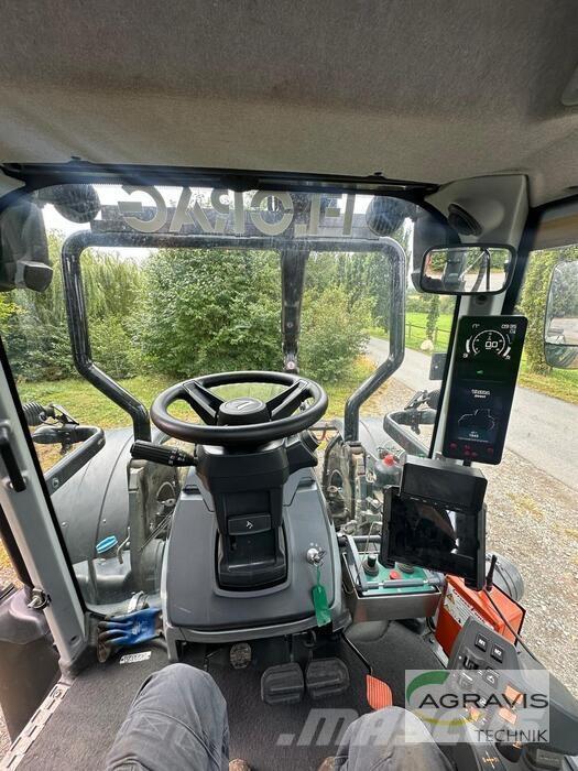 Valtra T 235 D 2A1 Traktory