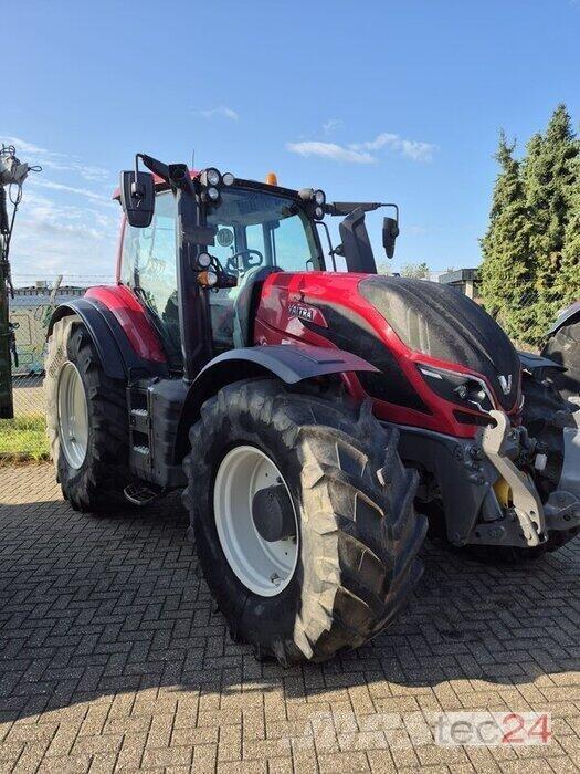 Valtra T 254 A Traktory