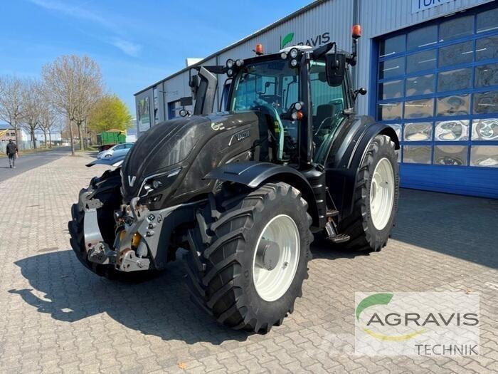 Valtra T 254 V Traktory