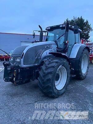 Valtra T172 HITECH Traktory