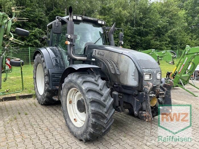 Valtra T202D Traktory