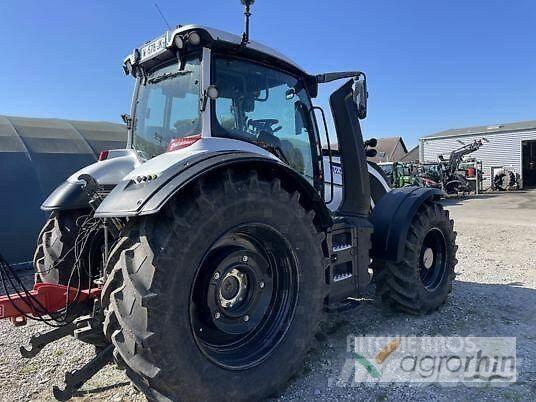 Valtra T215A Traktory