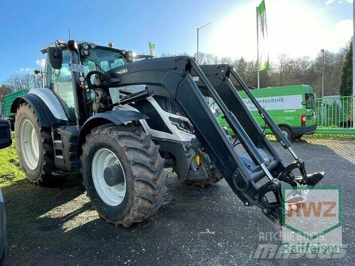 Valtra T215D Traktory