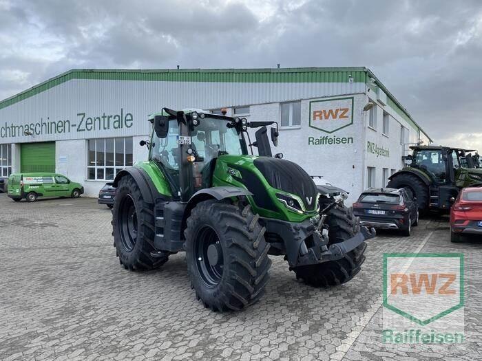 Valtra T235V Traktory
