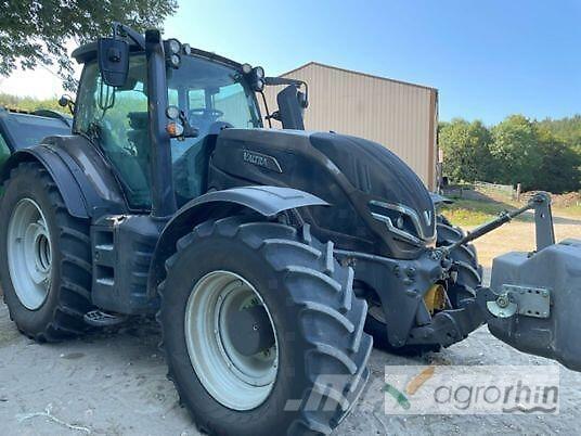 Valtra T235V Traktory