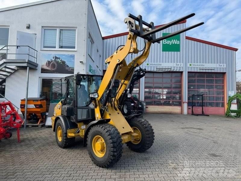 CAT 906-14 Kolesové nakladače