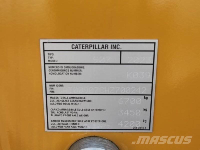 CAT 907 Kolesové nakladače