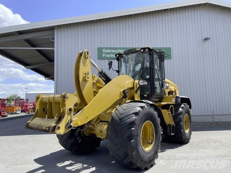 CAT 938M Kolesové nakladače