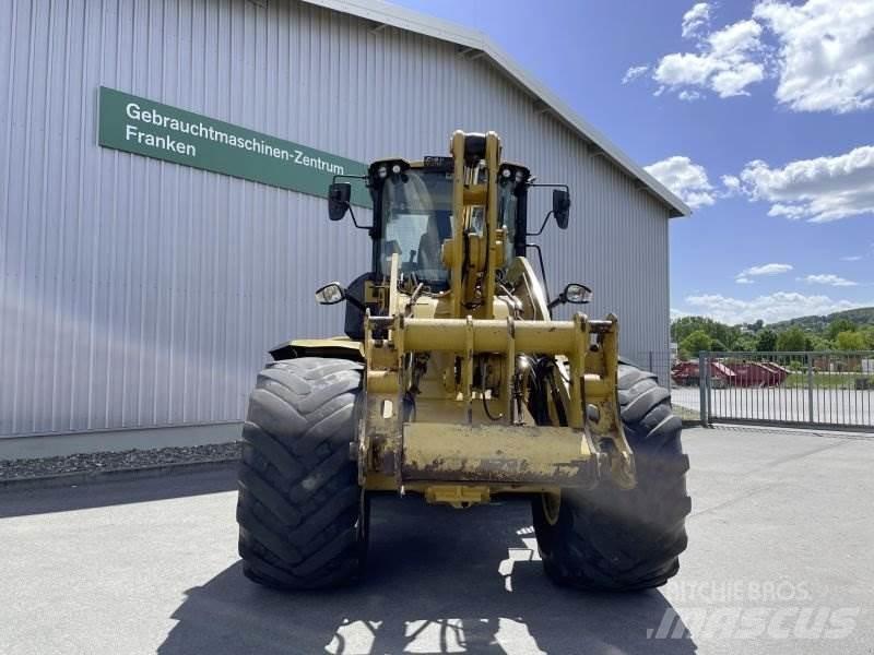 CAT 938M Kolesové nakladače