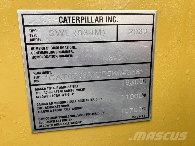 CAT 938M Kolesové nakladače