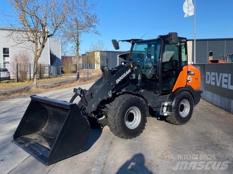 Doosan DL 80-7 Kolesové nakladače