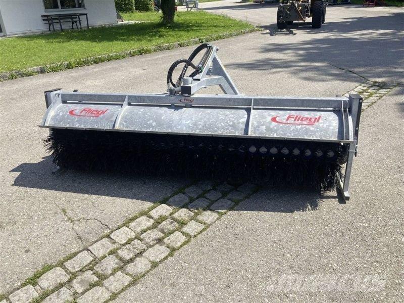Fliegl TYP 700 Zametacie stroje