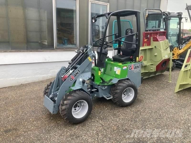 GiANT G 1200 Šmykom riadené nakladače