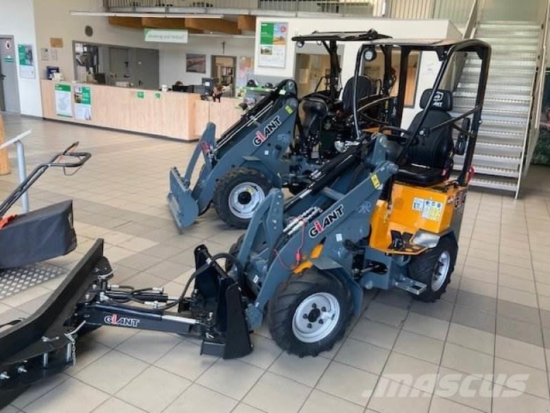 GiANT G1200 Šmykom riadené nakladače