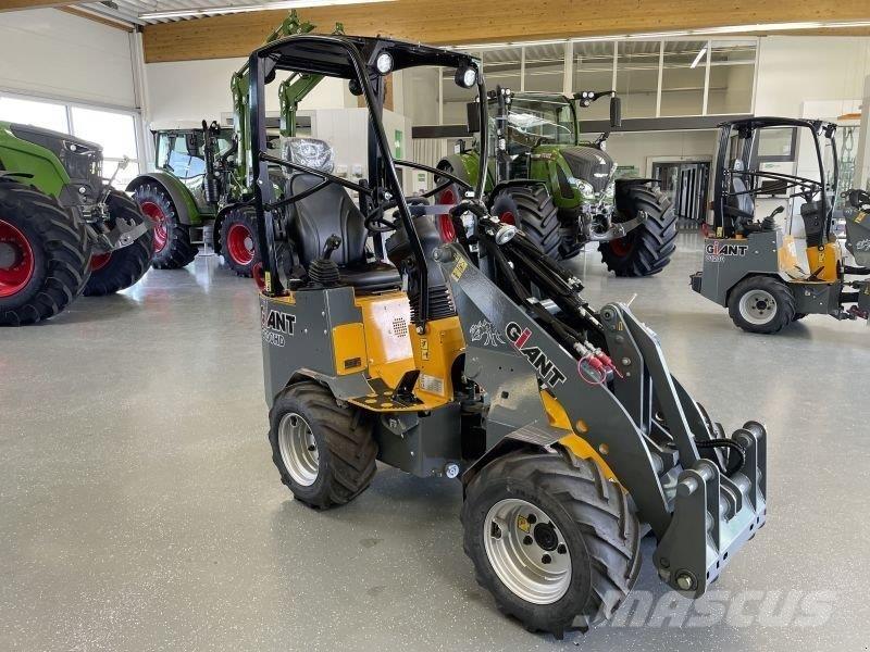 GiANT G1200 HD Šmykom riadené nakladače
