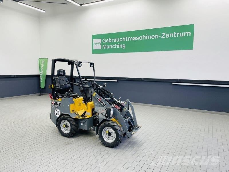 GiANT G1200 HD Šmykom riadené nakladače