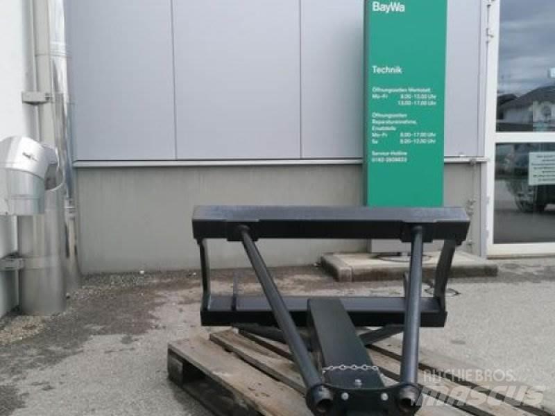 GiANT KRANARM Traktory