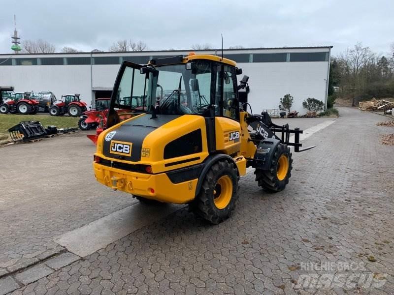 JCB 407 Agri Kolesové nakladače