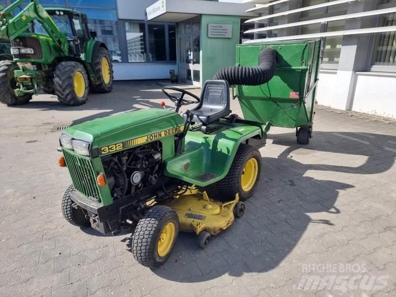 John Deere 332 Kompaktné traktory