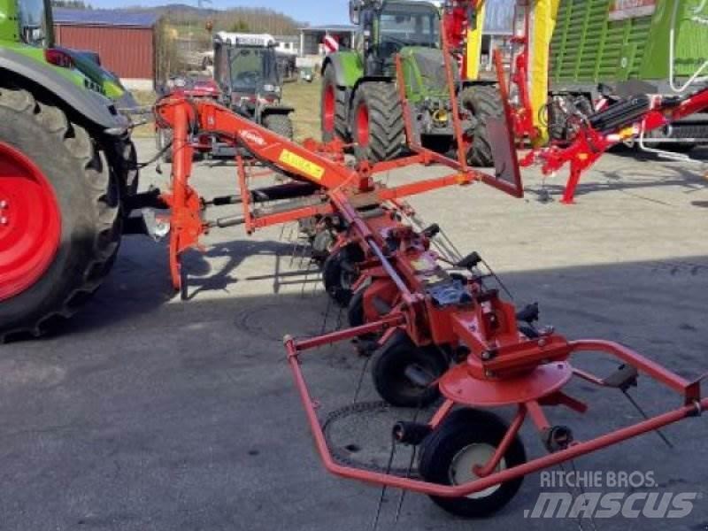 Kuhn GF 7702 Obracače a zhrabovače sena