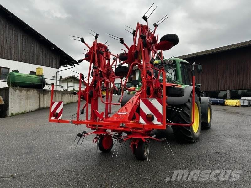 Kuhn GF 8702 Obracače a zhrabovače sena
