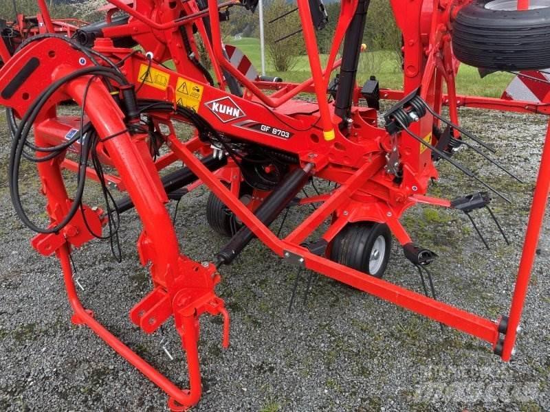 Kuhn GF 8703 Obracače a zhrabovače sena