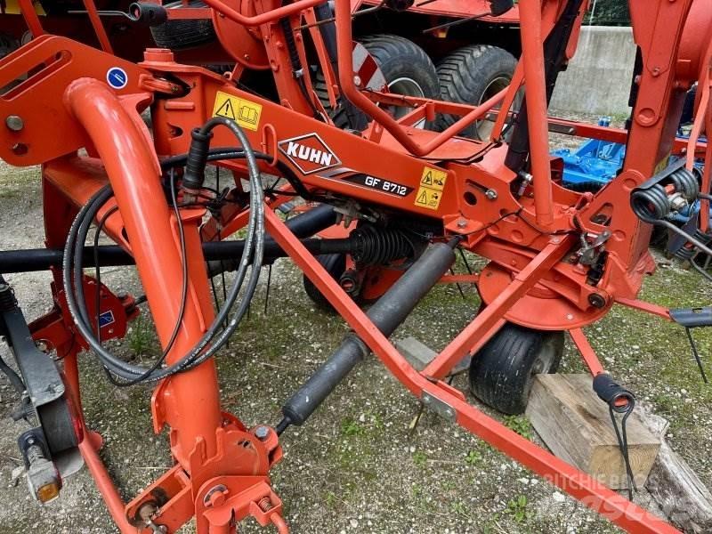 Kuhn GF 8712 Obracače a zhrabovače sena