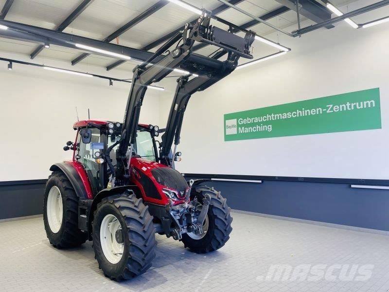 Valtra G135A Traktory