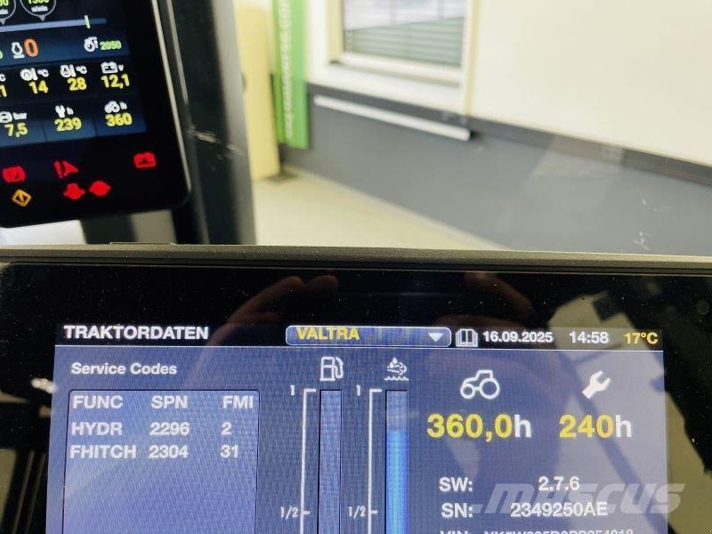 Valtra Q305 Traktory