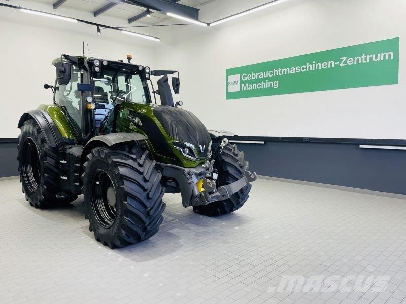 Valtra T215D Traktory