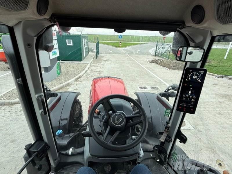 Valtra T235A Traktory