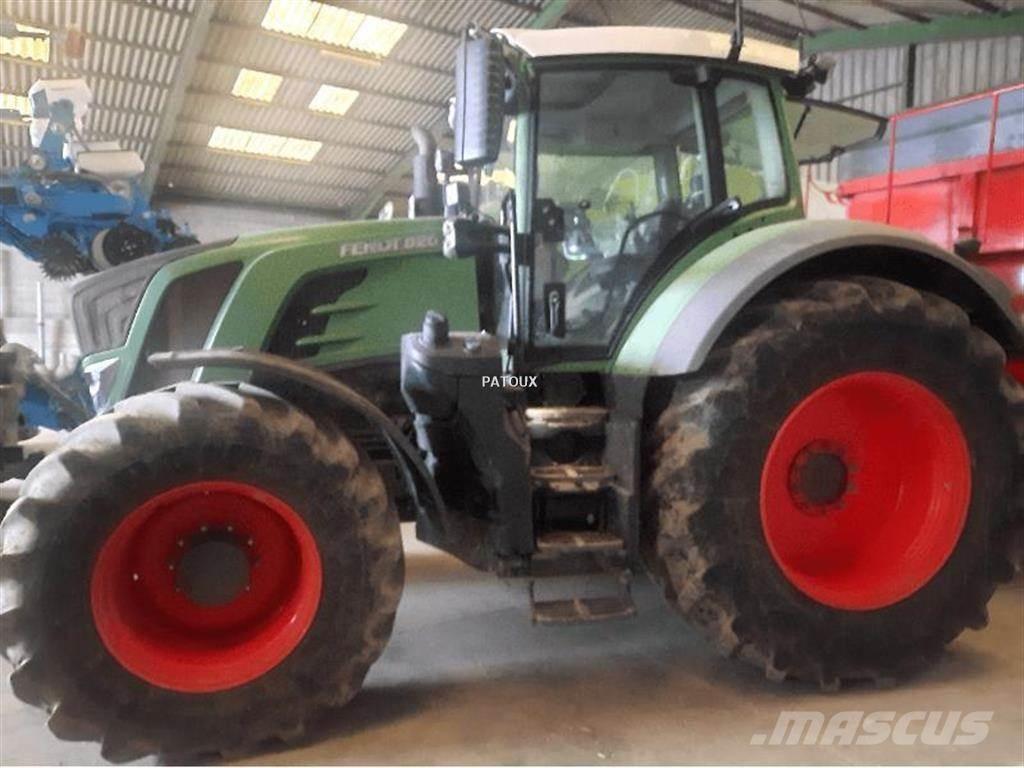 Fendt 826 VARIO Traktory
