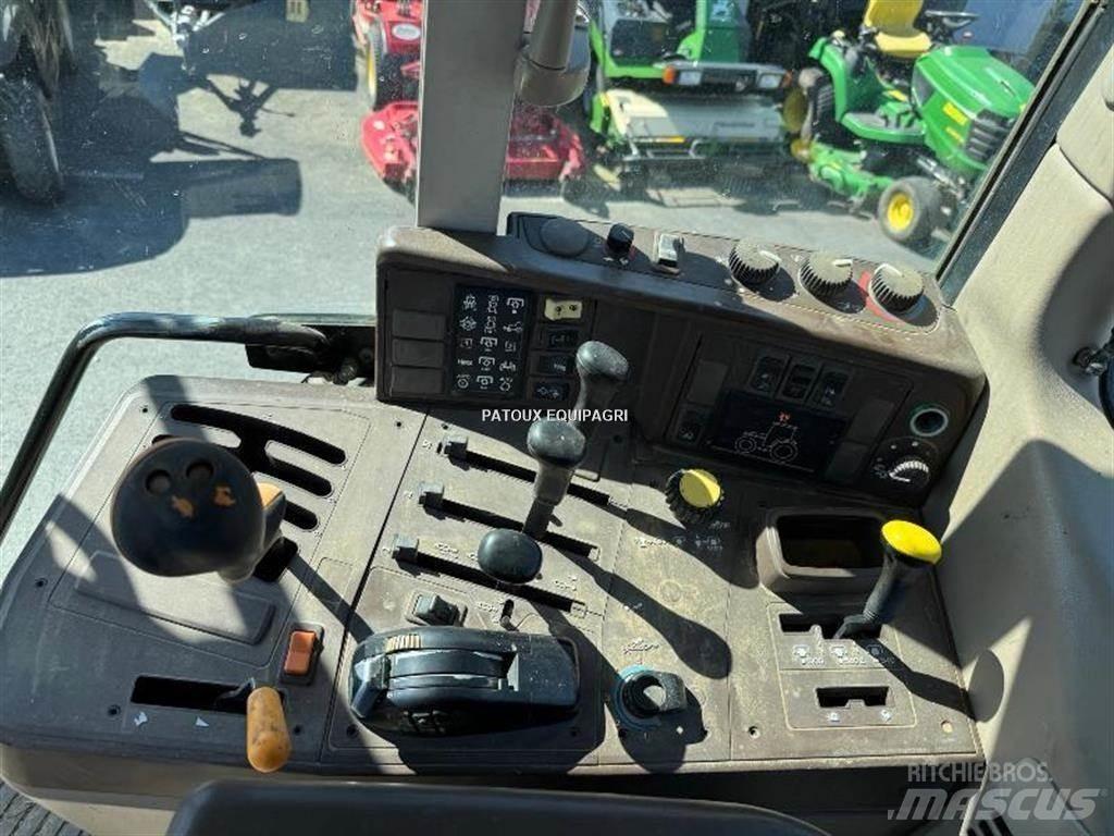 John Deere 6820 Traktory