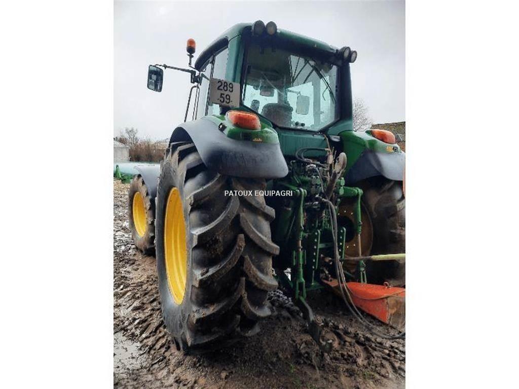 John Deere 6820 Traktory