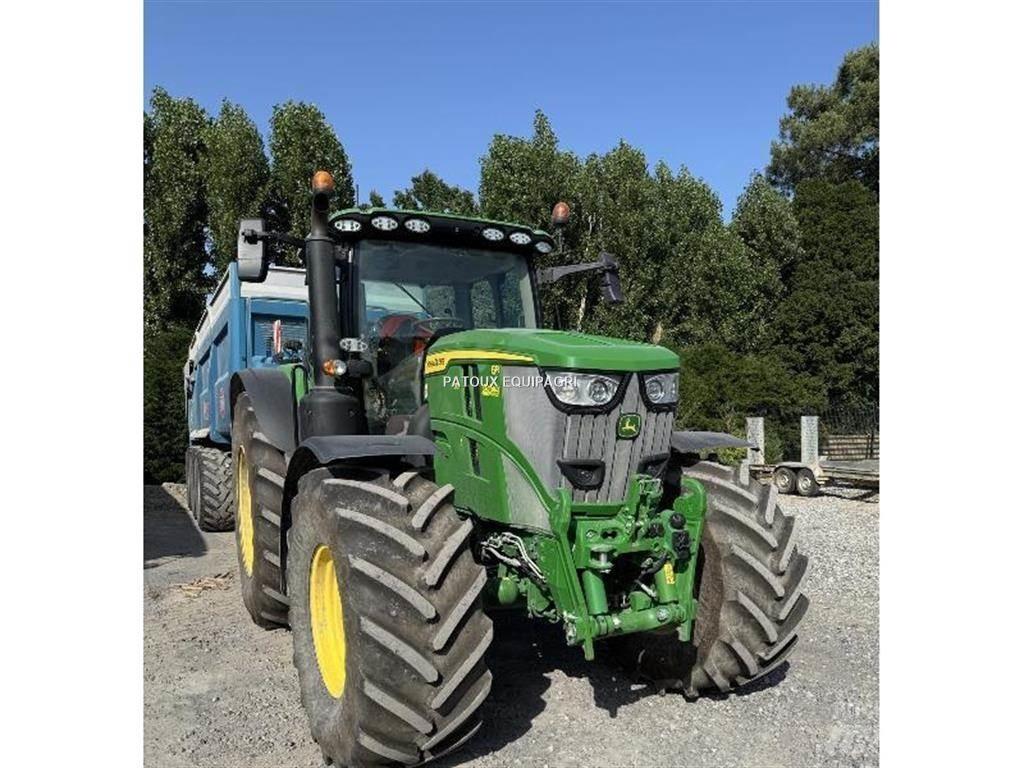 John Deere 6R215 Traktory