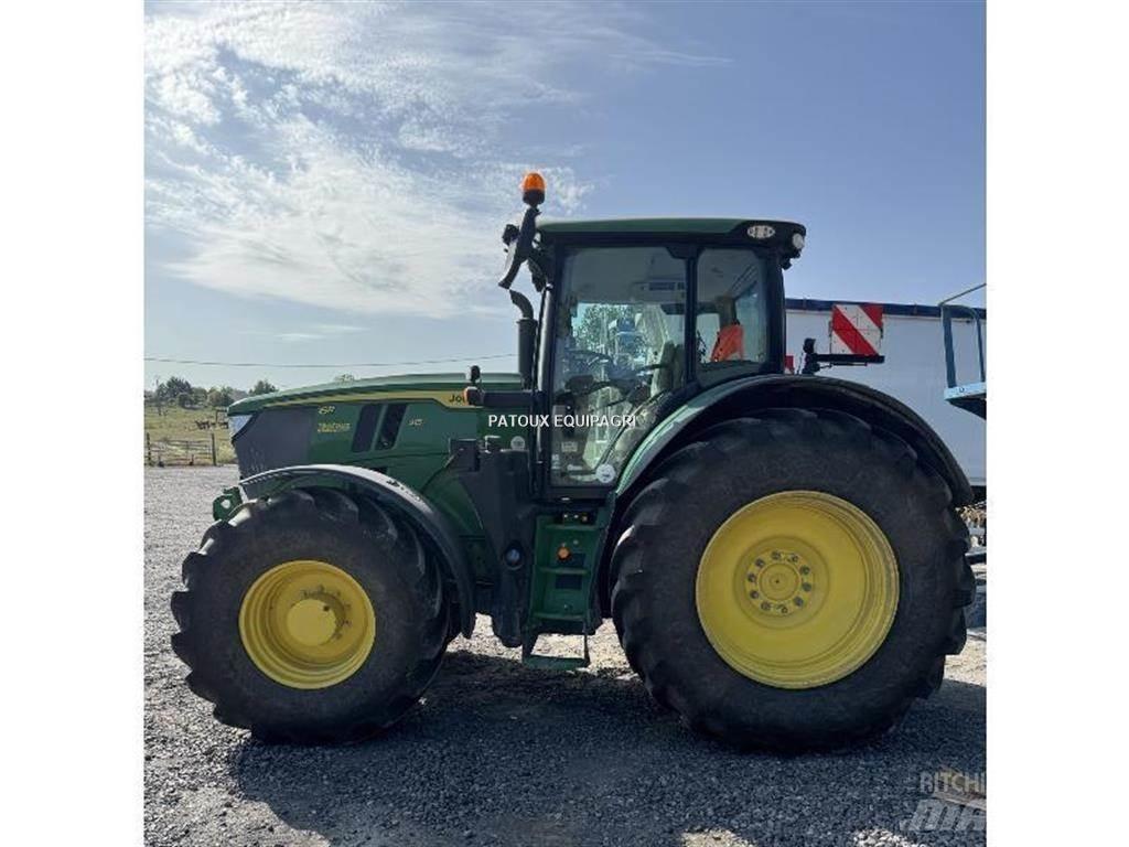 John Deere 6R215 Traktory