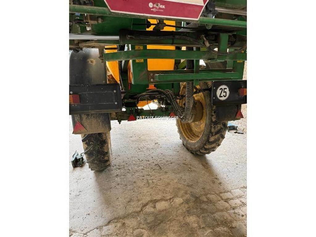 John Deere 832I Ťahané postrekovače
