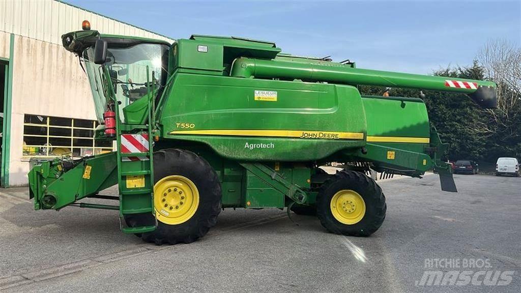 John Deere T 550 Kombinované zberacie stroje
