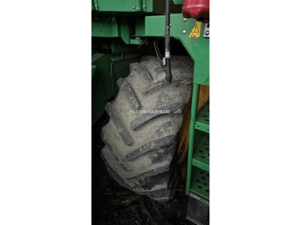 John Deere T560 Kombinované zberacie stroje